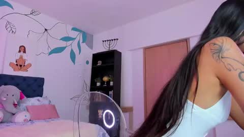 Snapshot of dana_paula chatting on 10.18.25 dana_paula online show from 10.18.25