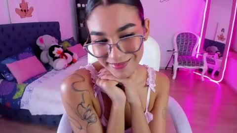 Snapshot of dana_paula chatting on 06.15.26 dana_paula online show from 06.15.26