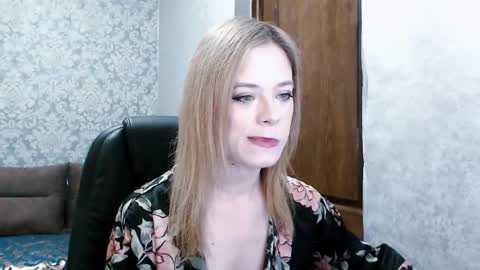 Snapshot of dana_smilex chatting on 04.25.26 Dana SmileX online show from 04.25.26
