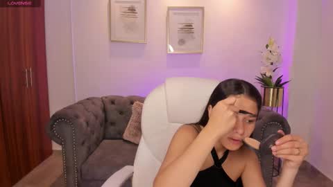 danaa_rouse online show from 10.04.25