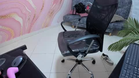 Danaa Rey online show from 02.28.25