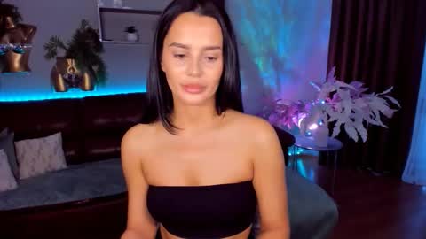 Snapshot of danamiers chatting on 02.25.26 DanaMiers online show from 02.25.26