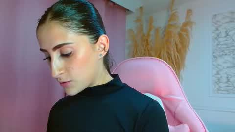 Danella Houston online show from 04.06.26