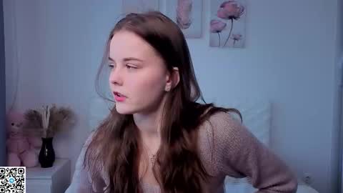 Snapshot of dangerouss_lady chatting on 09.17.25 Eva online show from 09.17.25