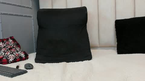 Snapshot of dania_moore_ chatting on 12.17.24 JANE online show from 12.17.24