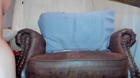 Snapshot of danidollxxx chatting on 01.18.25 danidollxxx online show from 01.18.25