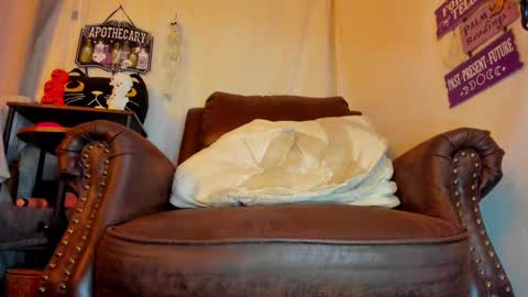 Snapshot of danidollxxx chatting on 10.04.25 danidollxxx online show from 10.04.25