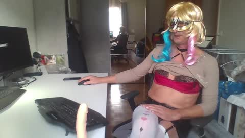 newcumer online show from 01.20.25