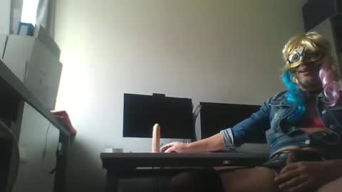 newcumer online show from 01.23.25