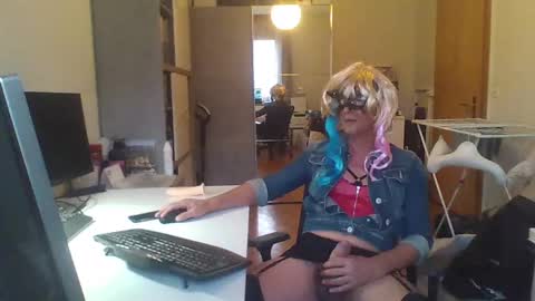 newcumer online show from 02.12.25