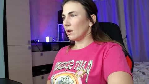 Daniela Cooper online show from 10.18.25