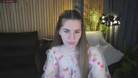 Snapshot of danielareign chatting on 03.26.26 danielareign online show from 03.26.26