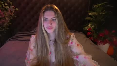 Snapshot of danielareign chatting on 04.15.26 danielareign online show from 04.15.26