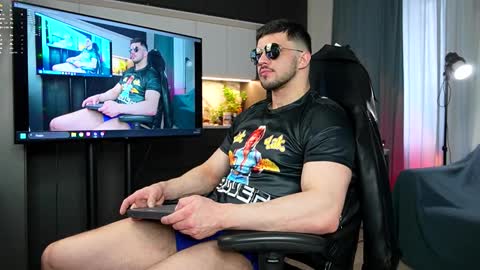 Snapshot of danielkraig_for_u chatting on 03.09.26 Daniel Kraig online show from 03.09.26