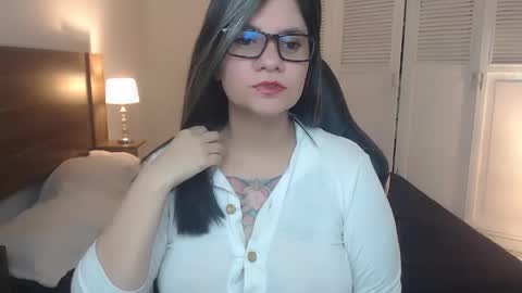 daniellerain online show from 04.22.26