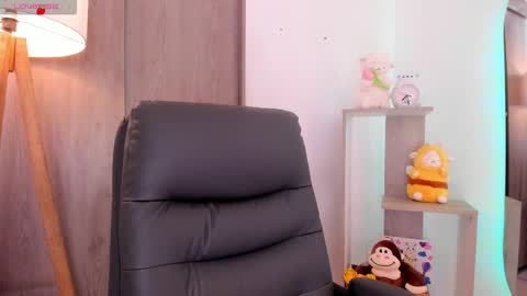 Danielle Rose online show from 10.03.25