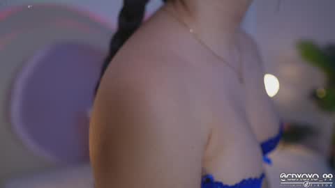 Snapshot of danii_xoxo chatting on 12.11.24 online show from 12.11.24