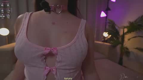 Snapshot of danii_xoxo chatting on 10.21.25 online show from 10.21.25