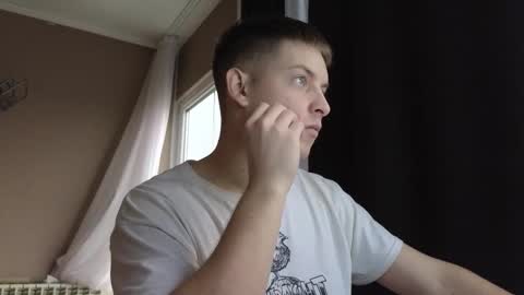 Snapshot of danila_trezzini chatting on 02.19.26 danila online show from 02.19.26