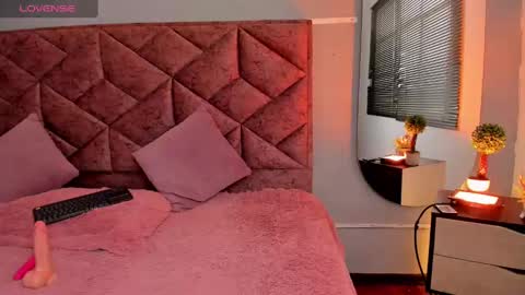 danix_coruscans online show from 02.14.25