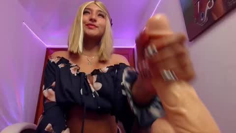 Pau online show from 02.19.25