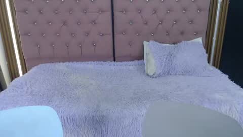 Danniela y Victoria online show from 05.18.26
