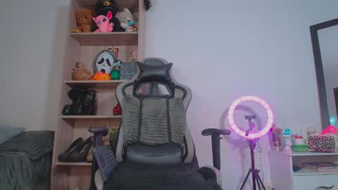 Snapshot of danna_bella2 chatting on 05.25.26 danna isabella online show from 05.25.26