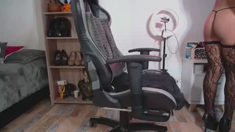 Snapshot of danna_bella2 chatting on 06.10.26 danna isabella online show from 06.10.26