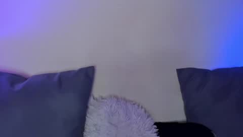 Danna Lovs online show from 01.28.25