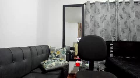 Danna Tyson online show from 10.12.25