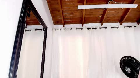 Danna Berlin  online show from 02.18.25