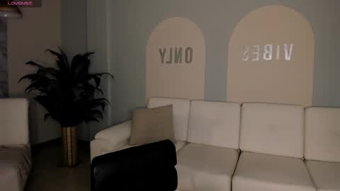 Danna Cruz  online show from 09.14.25