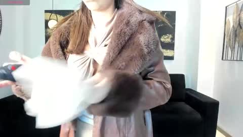 Danna Cruz  online show from 09.16.25