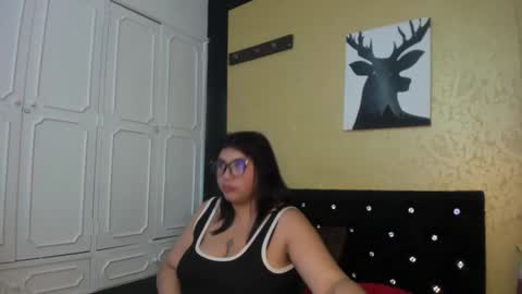 Snapshot of dannagarza chatting on 02.18.25 Danna Garza online show from 02.18.25