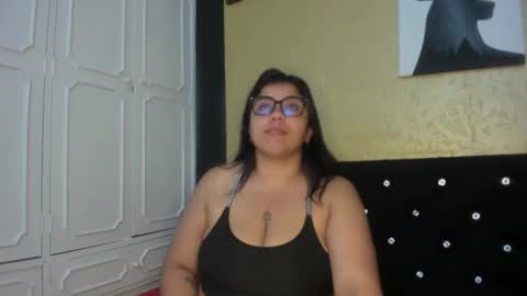 Snapshot of dannagarza chatting on 02.21.25 Danna Garza online show from 02.21.25