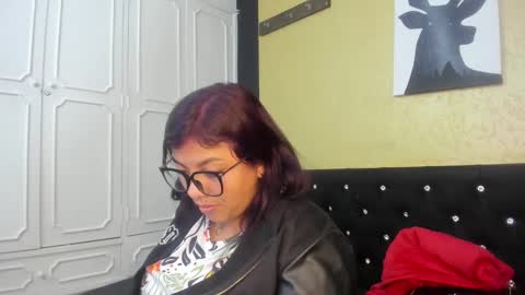 Snapshot of dannagarza chatting on 03.10.25 Danna Garza online show from 03.10.25