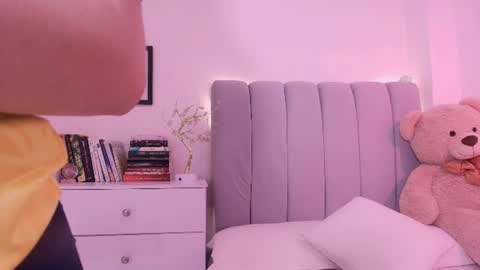 Snapshot of dannahyde chatting on 07.03.26 Insta DannaBlueX online show from 07.03.26