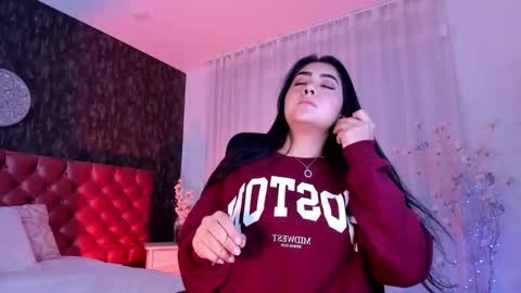 Snapshot of dannastaar chatting on 12.30.24 Danna online show from 12.30.24