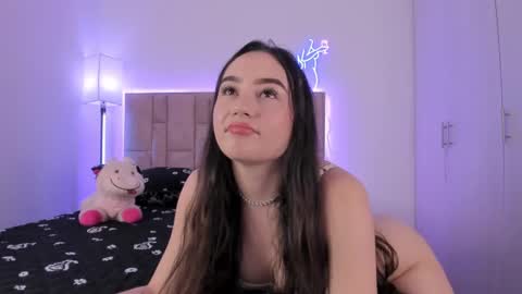 Snapshot of dannate1 chatting on 02.01.25 danna  online show from 02.01.25