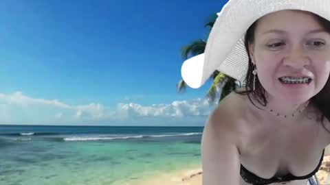 Snapshot of dannatiny chatting on 01.08.25 Danna online show from 01.08.25