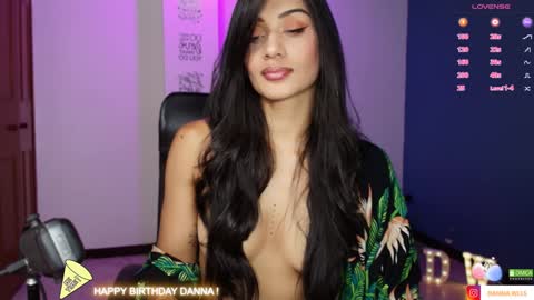 Snapshot of dannawells chatting on 12.15.24 Danna Wells online show from 12.15.24