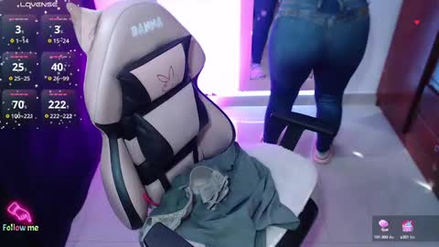 Snapshot of danniela_james chatting on 02.13.25 danna online show from 02.13.25