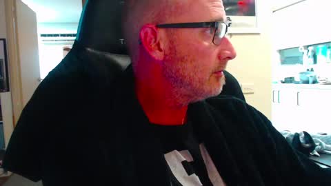 Snapshot of dannozdirekt chatting on 04.26.26 dannozdirekt online show from 04.26.26
