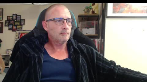 Snapshot of dannozdirekt chatting on 05.22.26 dannozdirekt online show from 05.22.26