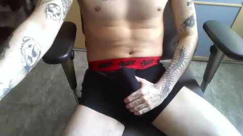 Snapshot of dannylbnz chatting on 05.19.26 Danny L. online show from 05.19.26