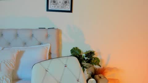 Antonella Mora online show from 10.24.25