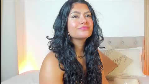 Snapshot of daphne_24 chatting on 06.17.26 Antonella Mora online show from 06.17.26