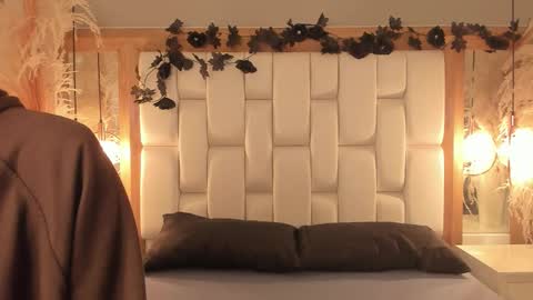 daphne_and_roger online show from 11.03.25