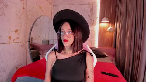 Daphne online show from 11.19.25