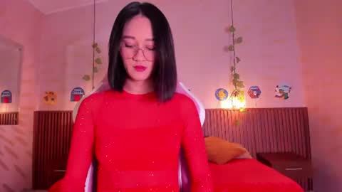 Snapshot of daphne_courtis chatting on 07.18.26 Daphne online show from 07.18.26